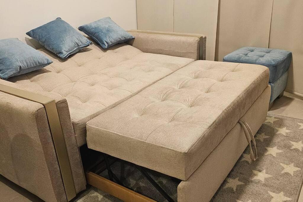 Celeste A Pasos Del Mar Y Aeropuerto Apartamento *